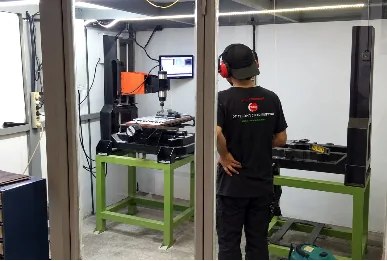 Proses uji coba mesin CNC milling